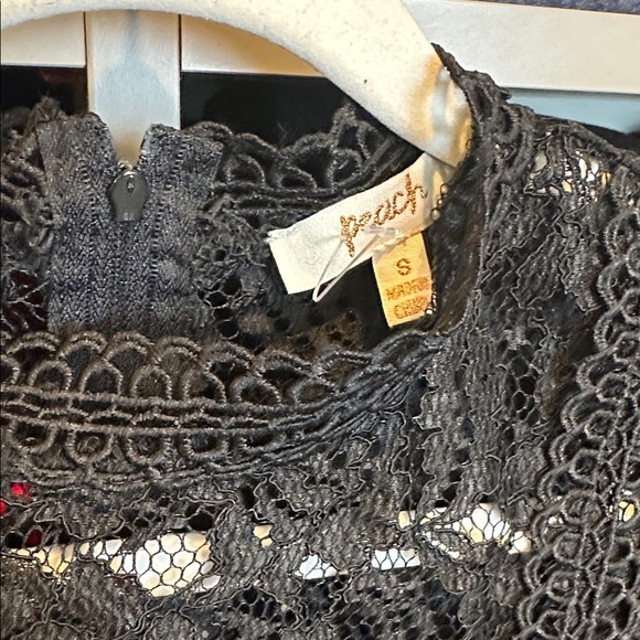 Peach black long mesh sleeve laced back zipper mock neck crop top size S NWT - Picture 2 of 3